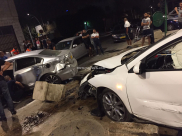  بالصور: منتصف الليلة - اصابة شخصين بحادث طرق قرب مسجد دهمش باللد